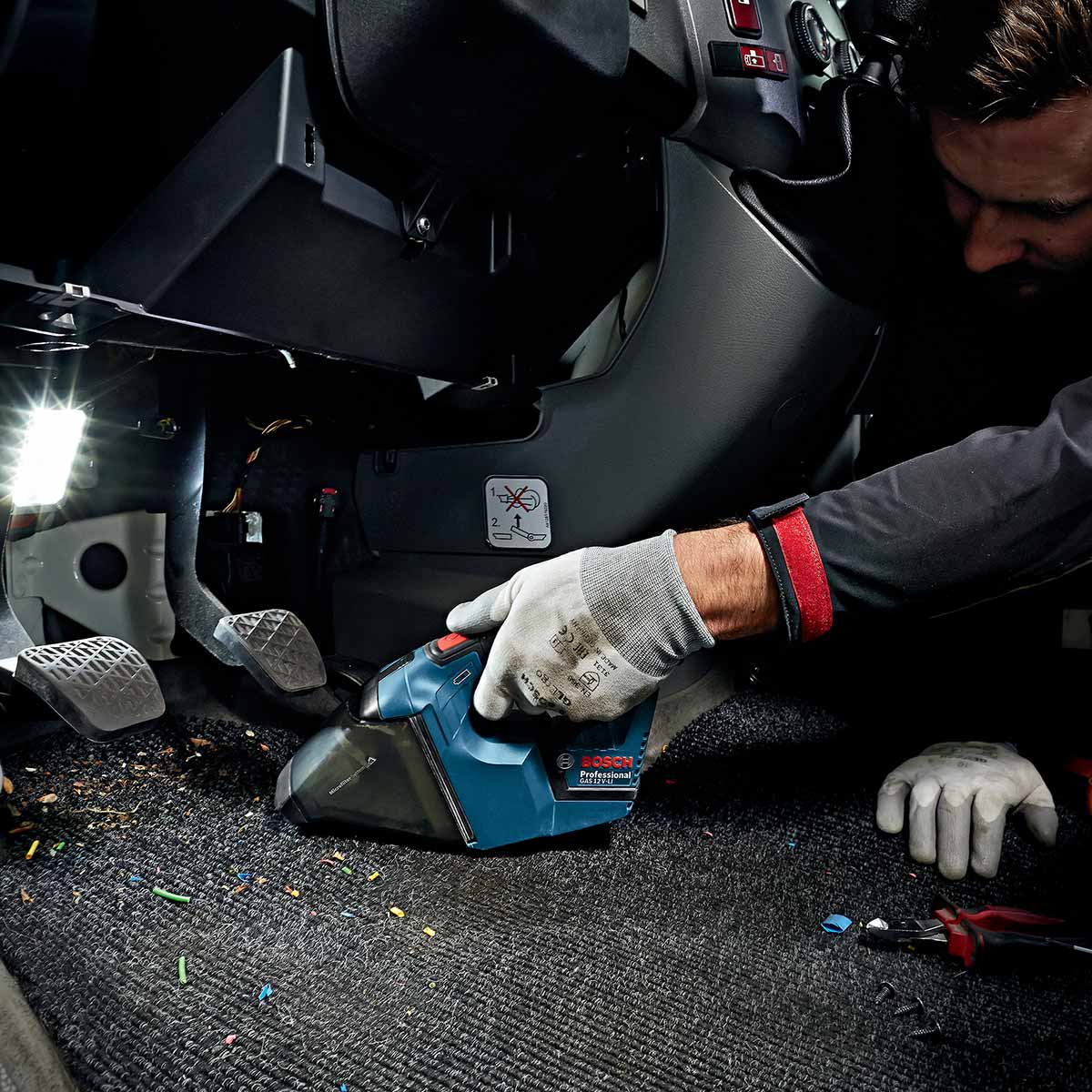 Aspiradora de polvo 12V GAS 12V-LI + Kit 2 Baterías 12V 2 Ah + Cargador de batería GAL12V-20 Marca BoschMarca Bosch - Image 5