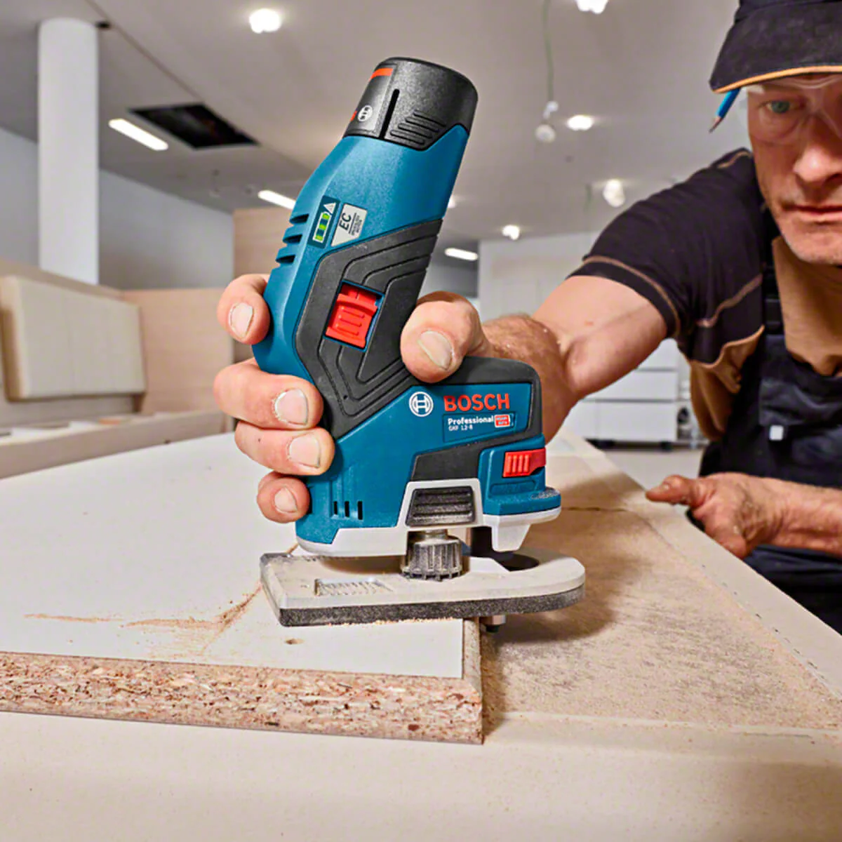 Fresadora inalámbrica 12V, GKF 12V-8 Sin Bateria/Sin Cargador Brushless Bosch - Image 4