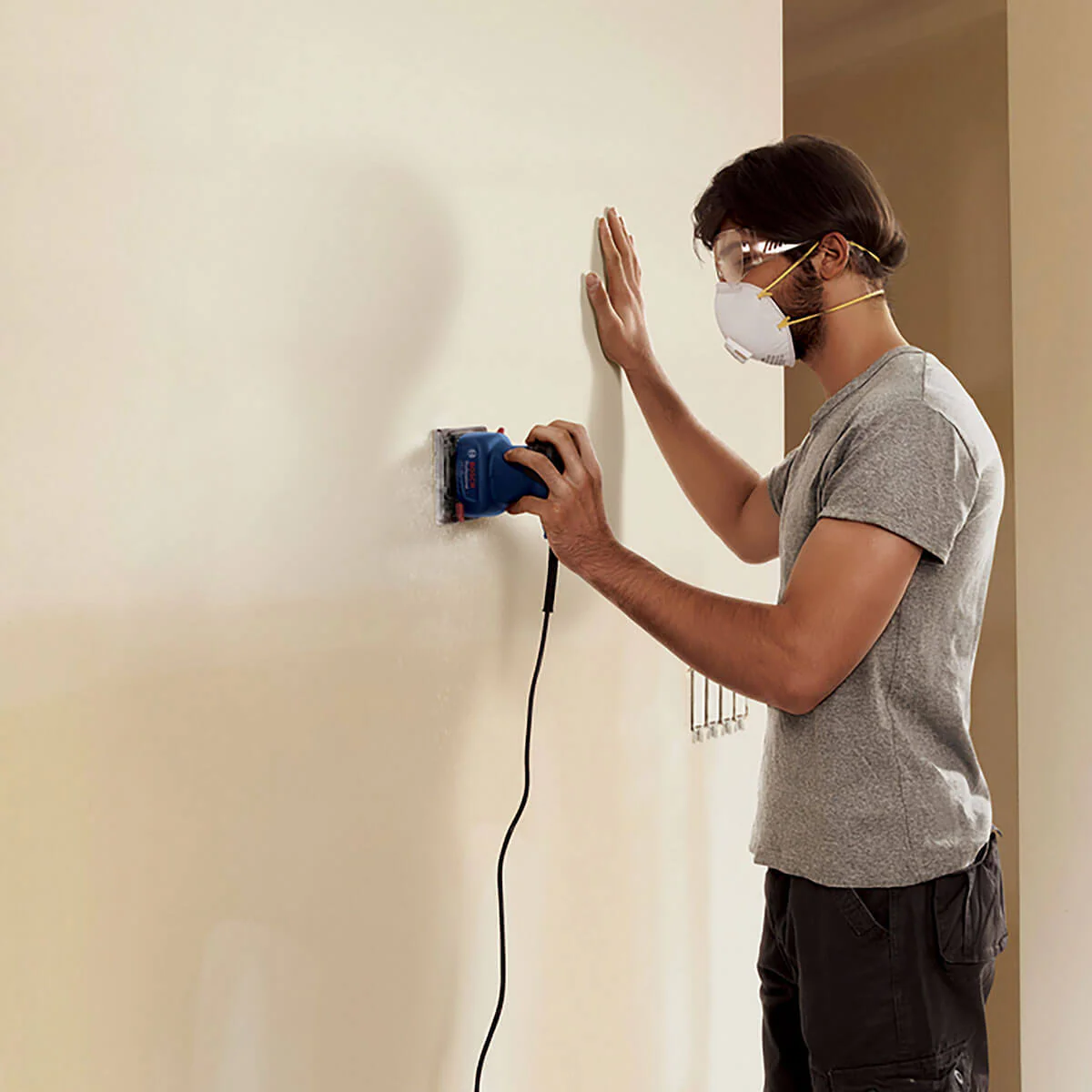 Lijadora Orbital 220W con 1 lija GSS 140 Bosch - Image 8